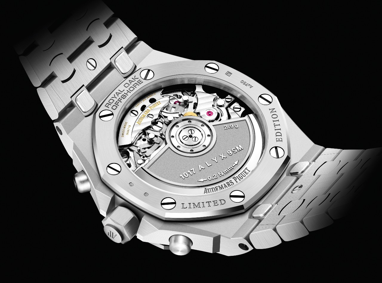 오데마 피게 로열 오크 오프쇼어 셀프와인딩 크로노그래프 화이트 골드 모델_백 케이스.jpg