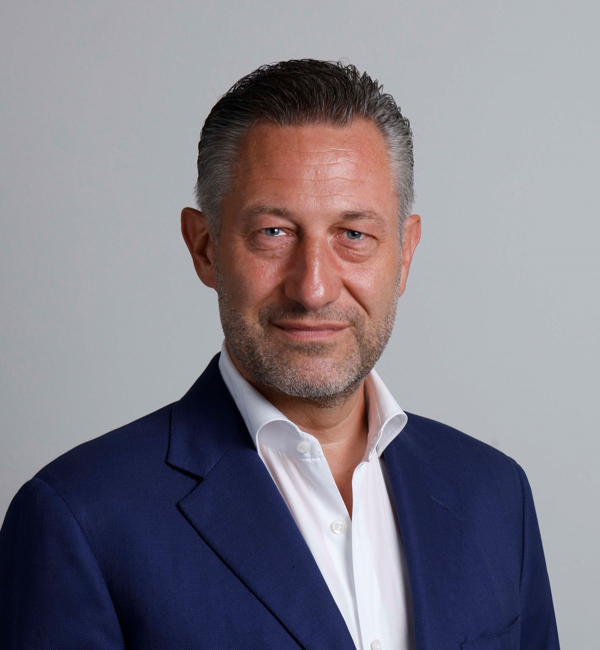 바쉐론 콘스탄틴 콩쿠르 델레강스 올로제르 (4)-오렐 백스.jpg