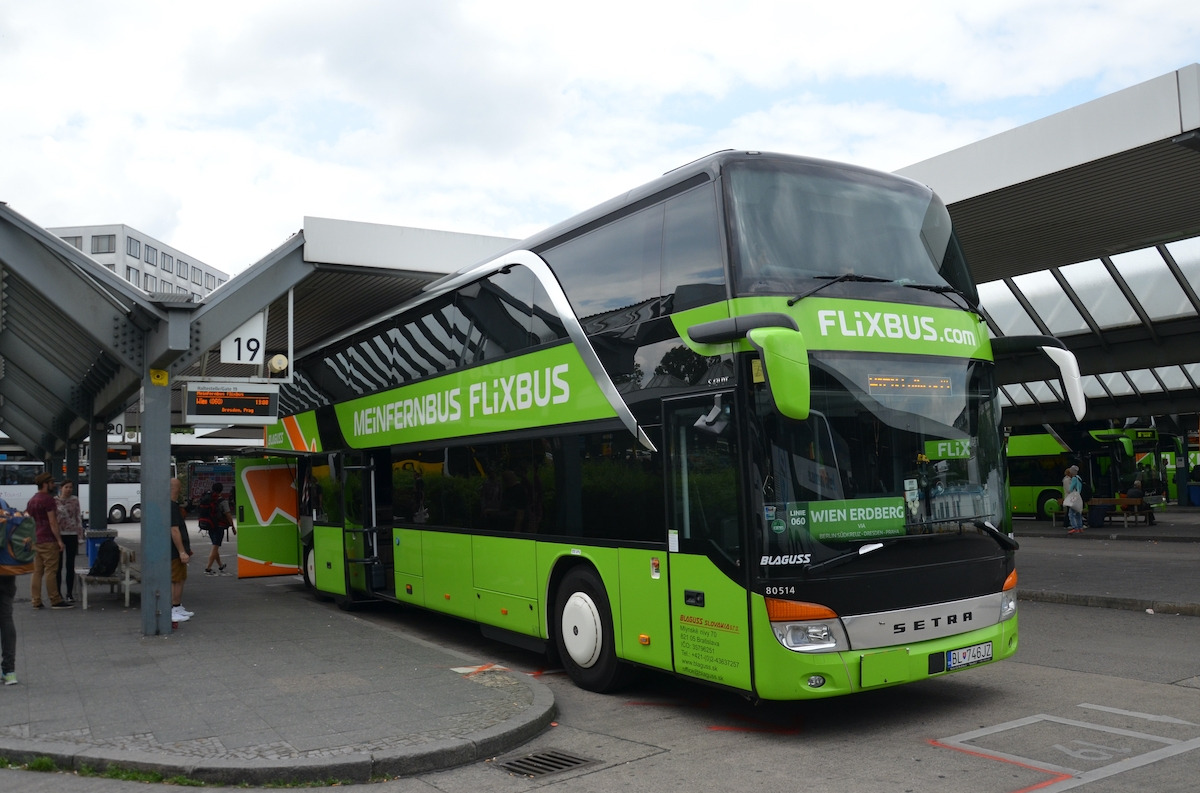 FlixBus_Setra_S_431_DT_-_Berlin_ZOB.jpg