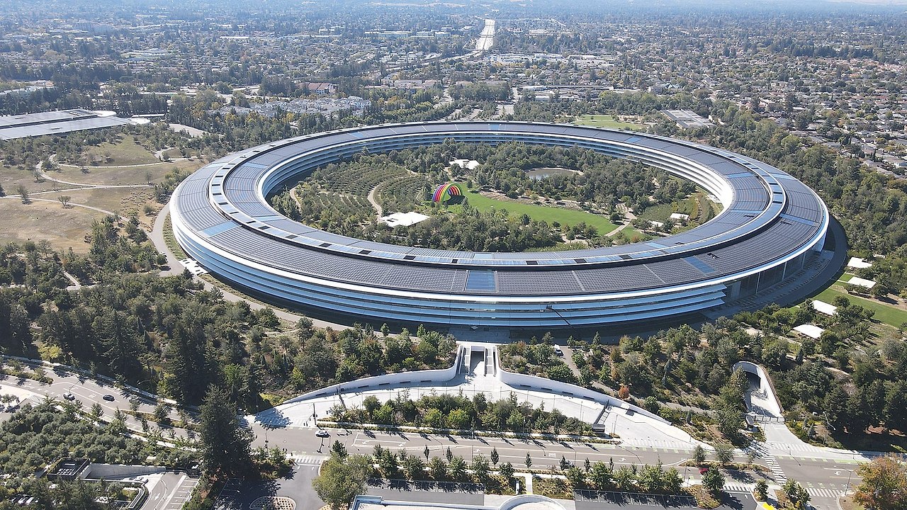 Apple_Park_2022.jpg