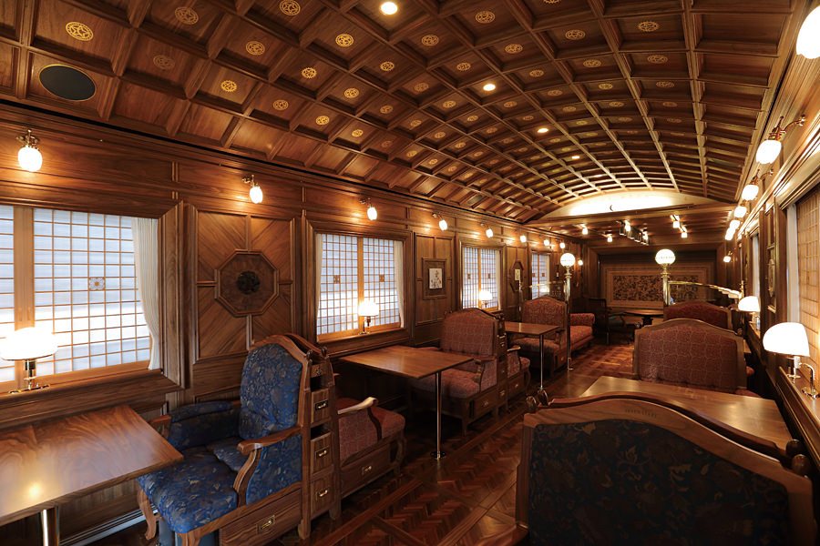 lounge_car_2.jpg