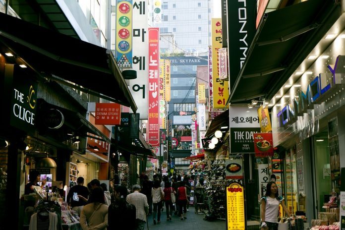 korea-market-696x464.jpg