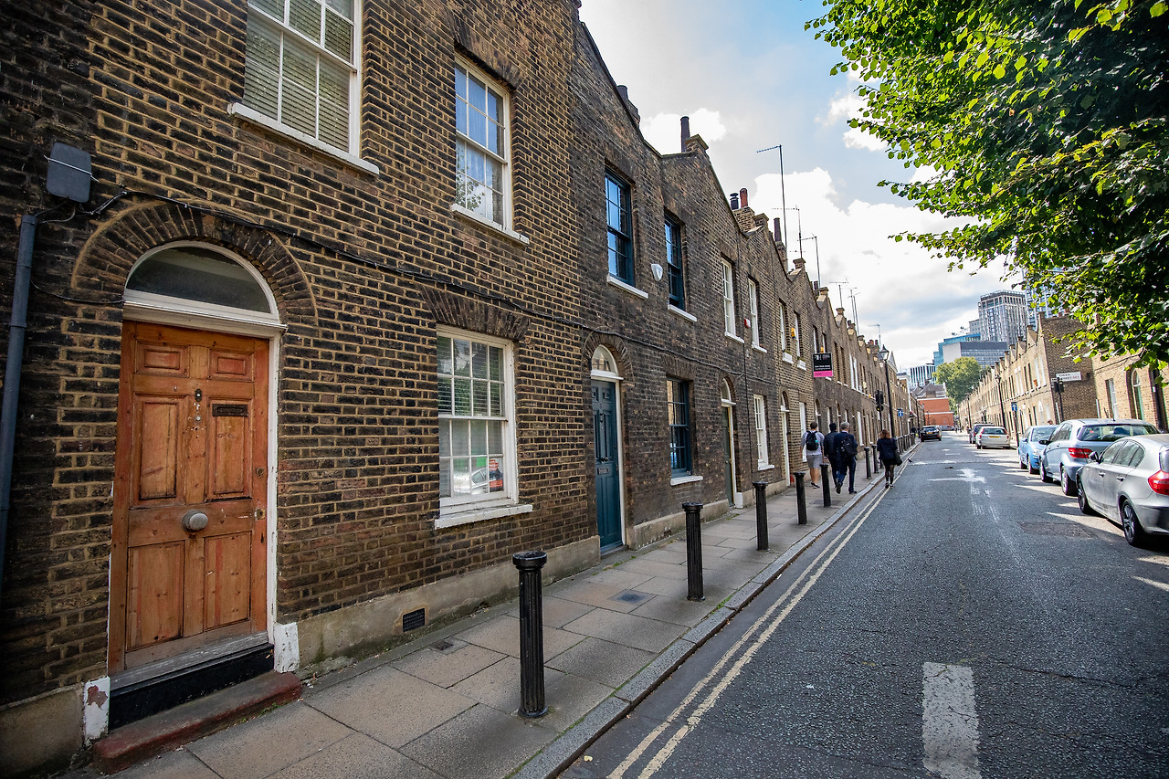 ep10_roupell_street_london_terraced.jpg
