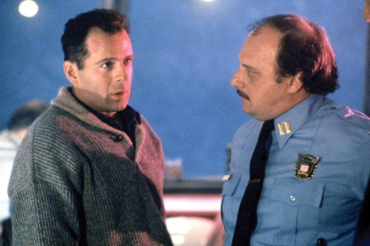 die-hard-2-bruce-willis-dennis-franz.jpg