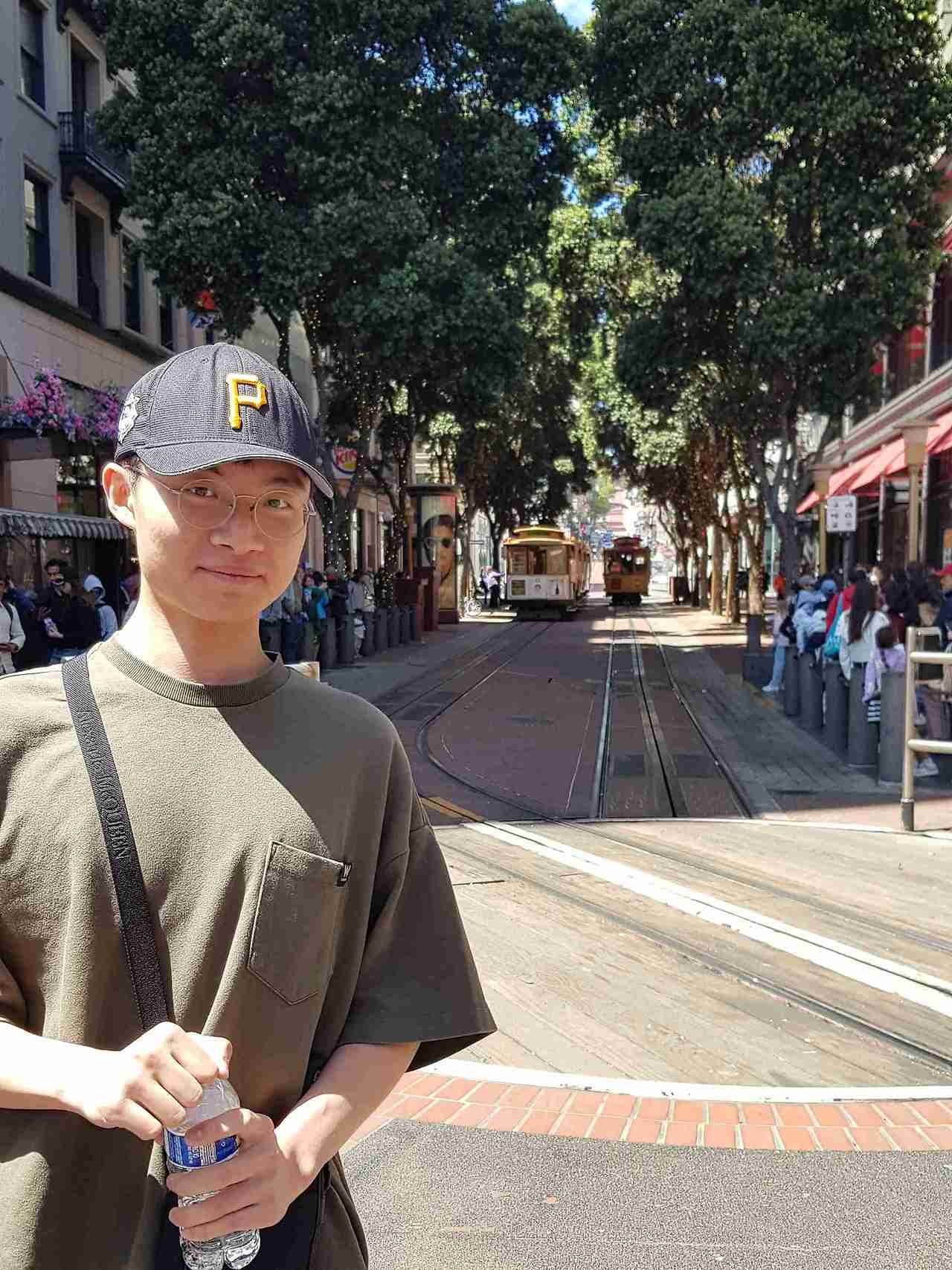 사진1. 故 김지환씨가 2023년 7월 미국 샌프란시스코에서 여행을 하고 있다.jpg