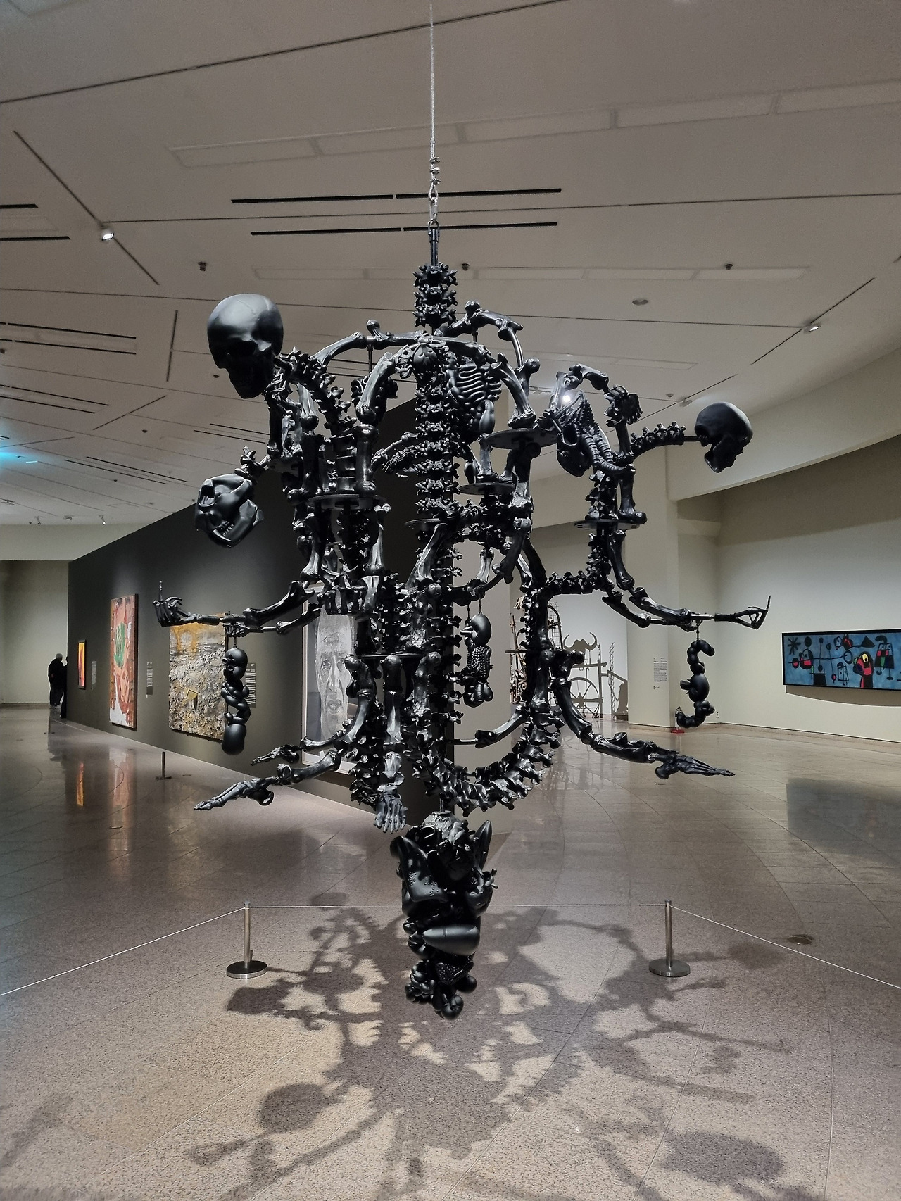 14.아이웨이웨이, 검은샹들리에.jpg