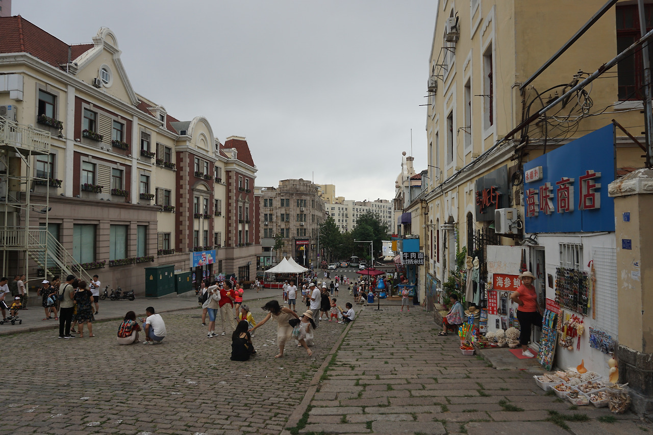 1559 中山路 양쪽 유럽식 건축물 유럽스러운 돌바닥.jpg