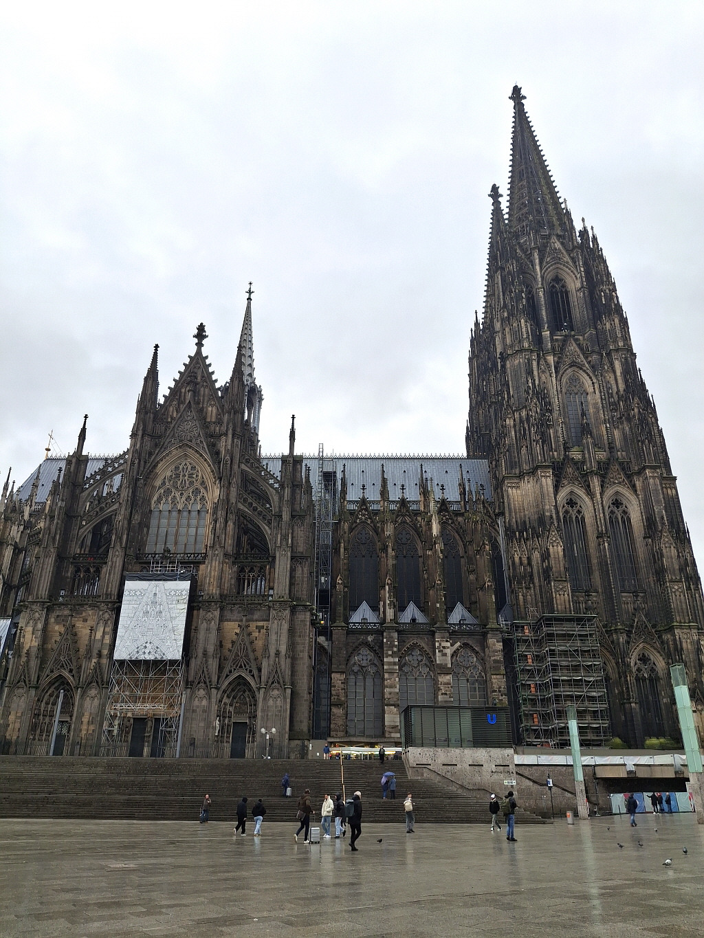 cologne_1_2.jpg