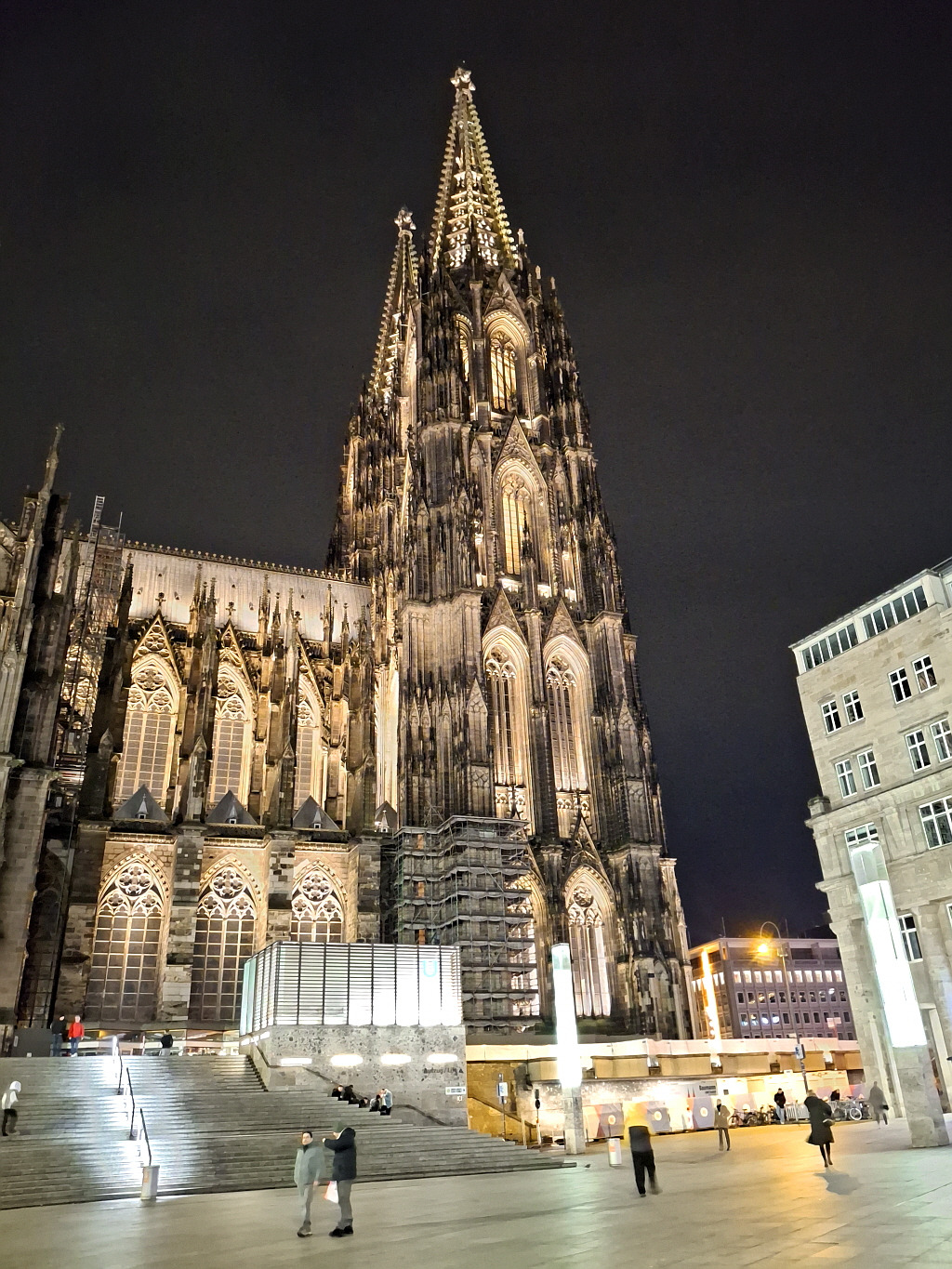 cologne_1_1.jpg