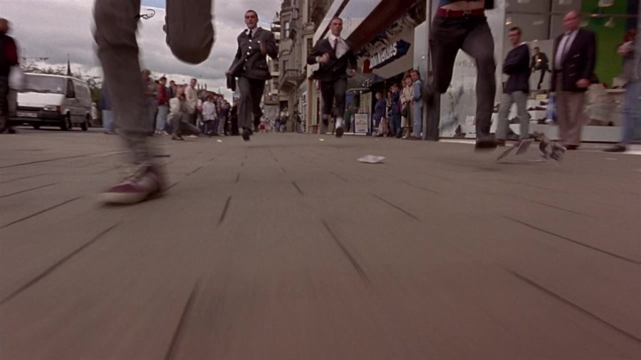trainspotting.1996.720p.brrip.xvid.ac3-rarbg.avi_20140227_153719.671.jpg