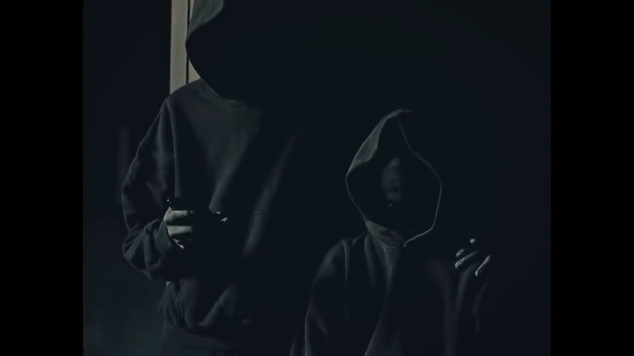 Kanye West - Heaven and Hell.mp4_20220313_124349.220.jpg