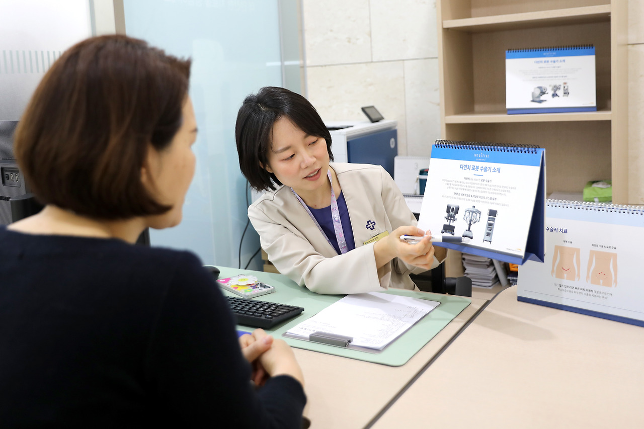 로봇수술코디네이터_홍소연 선생님1.jpg