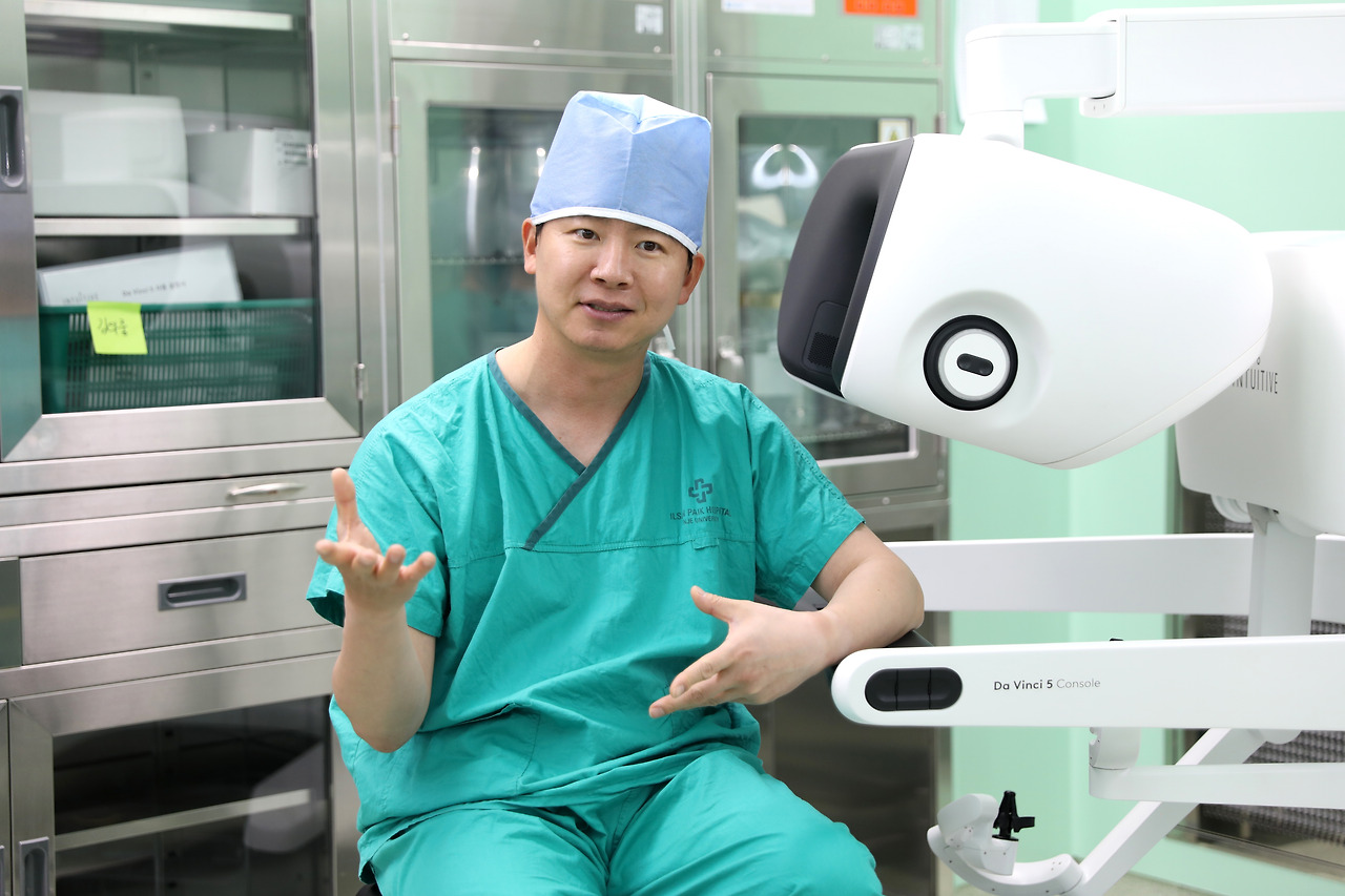 로봇수술센터_신용찬 교수3.jpg