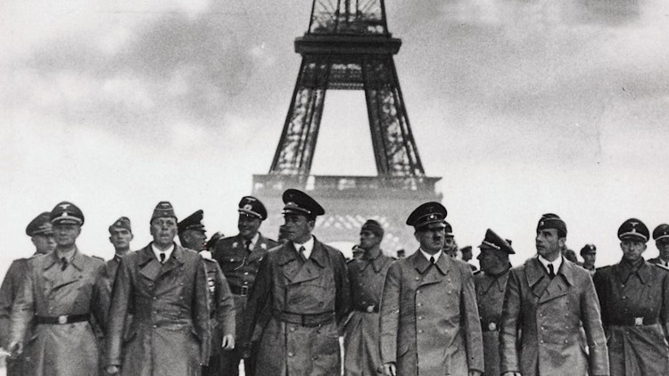 Adolf Hitler with Albert Speer in Paris.jpg
