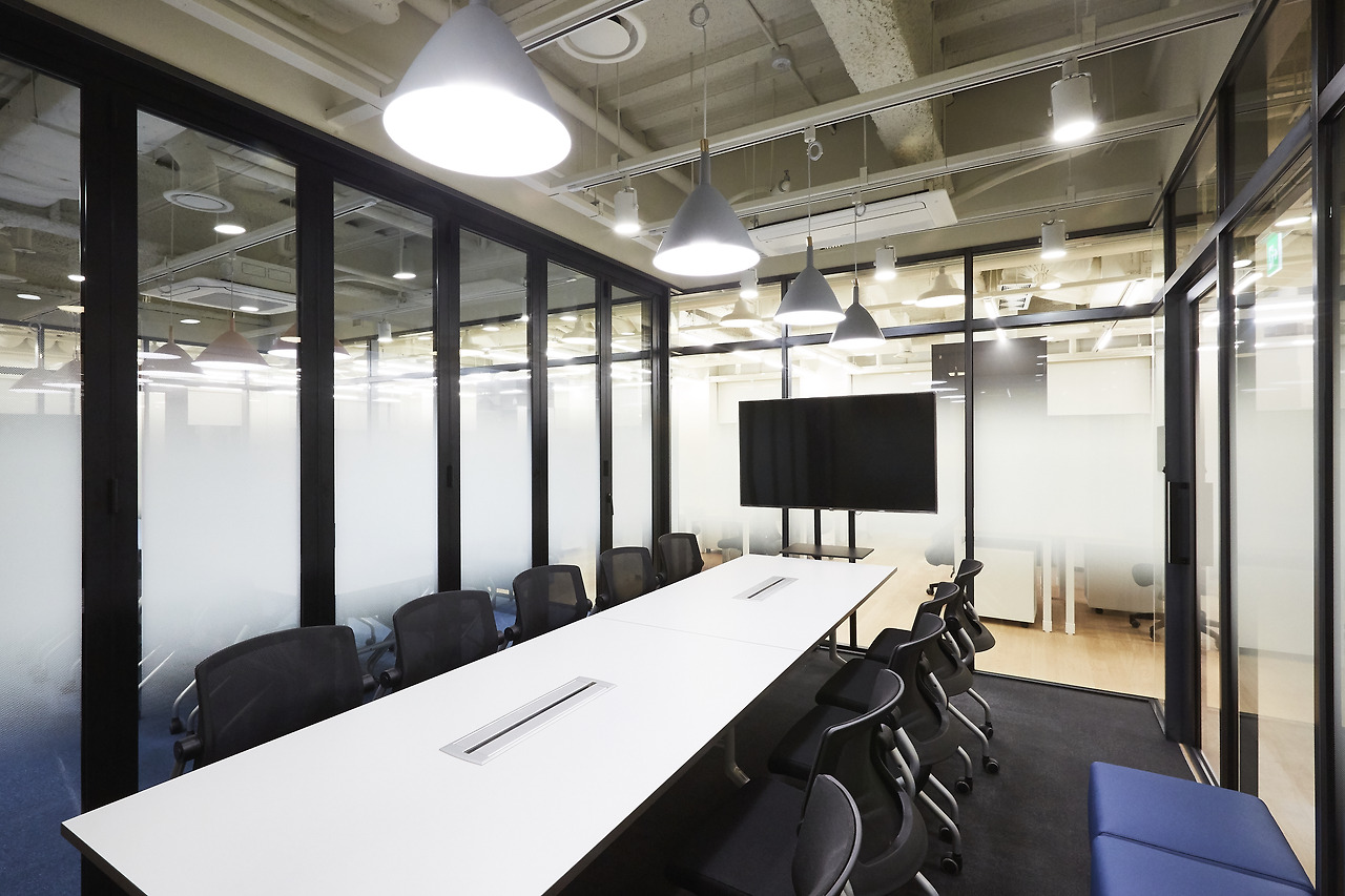 강남점_13층 뉴욕회의실2.jpg
