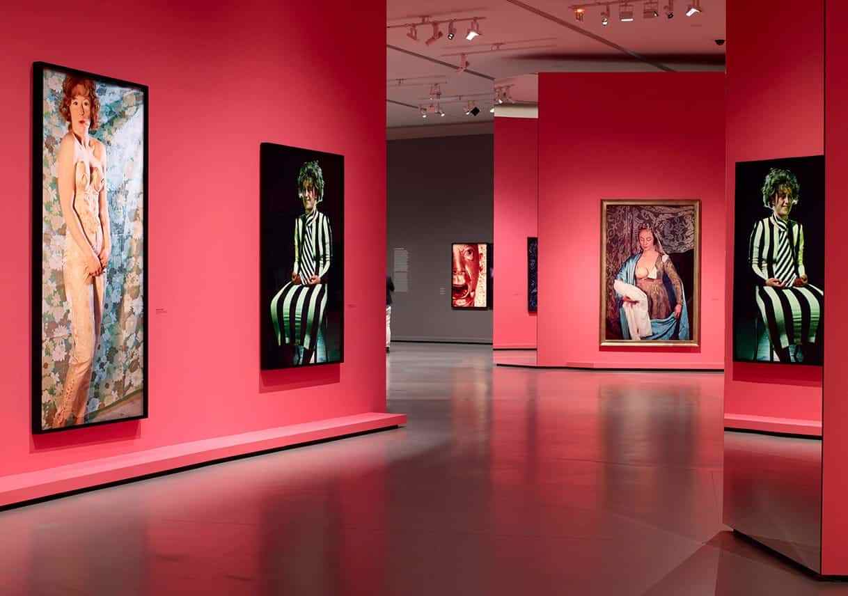 vue-dinstallation-de-lexposition-cindy-sherman-une-retrospective-1975-2020-fondation-louis-vuitton-paris-3_.jpg
