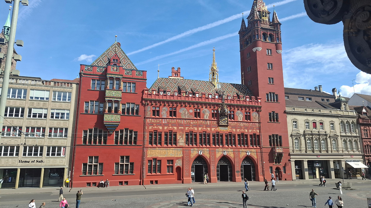 Basel City Hall 01.jpg