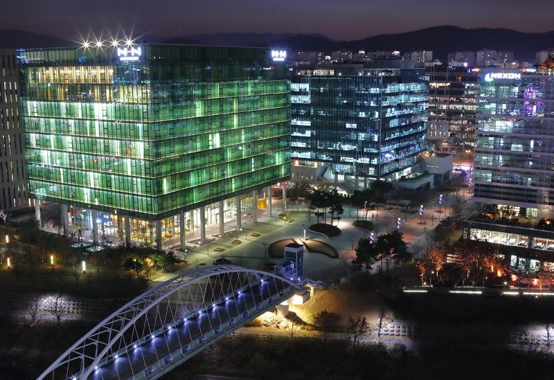 사진1) 다양한 테크 기업들이 모여있는 판교 테크노벨리.jpg