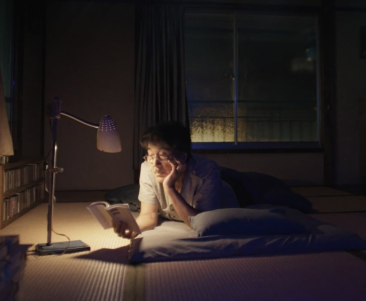 사진3) 화려한 성취보다 반복되는 일상에서 아름다움과 취향을 발견하는 공원 화장실 청소부의 삶을 그린 빔 벤더스 감독의 영화 ' 퍼펙트 데이즈'.jpg