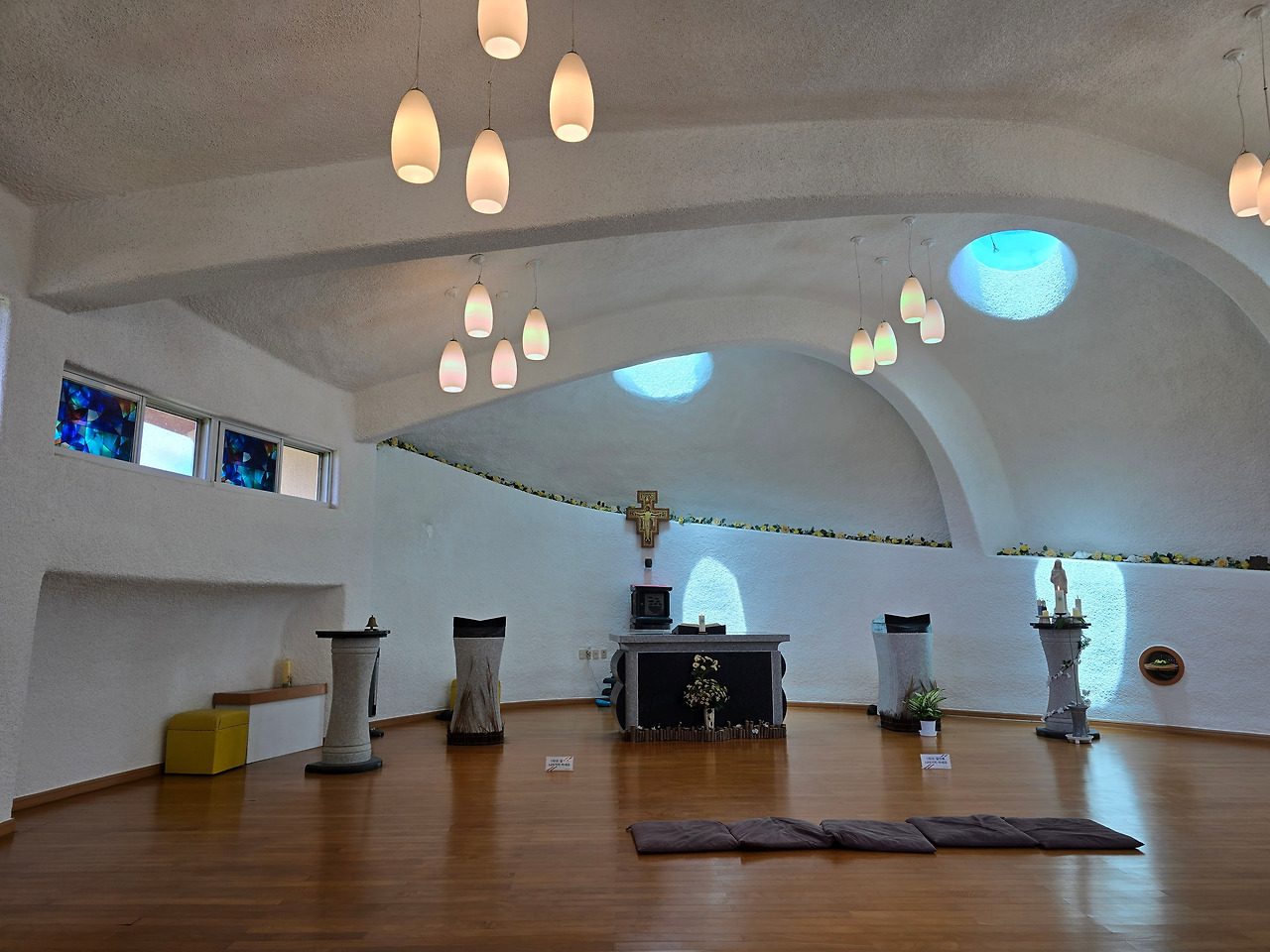 마라도 성당 내부.jpg