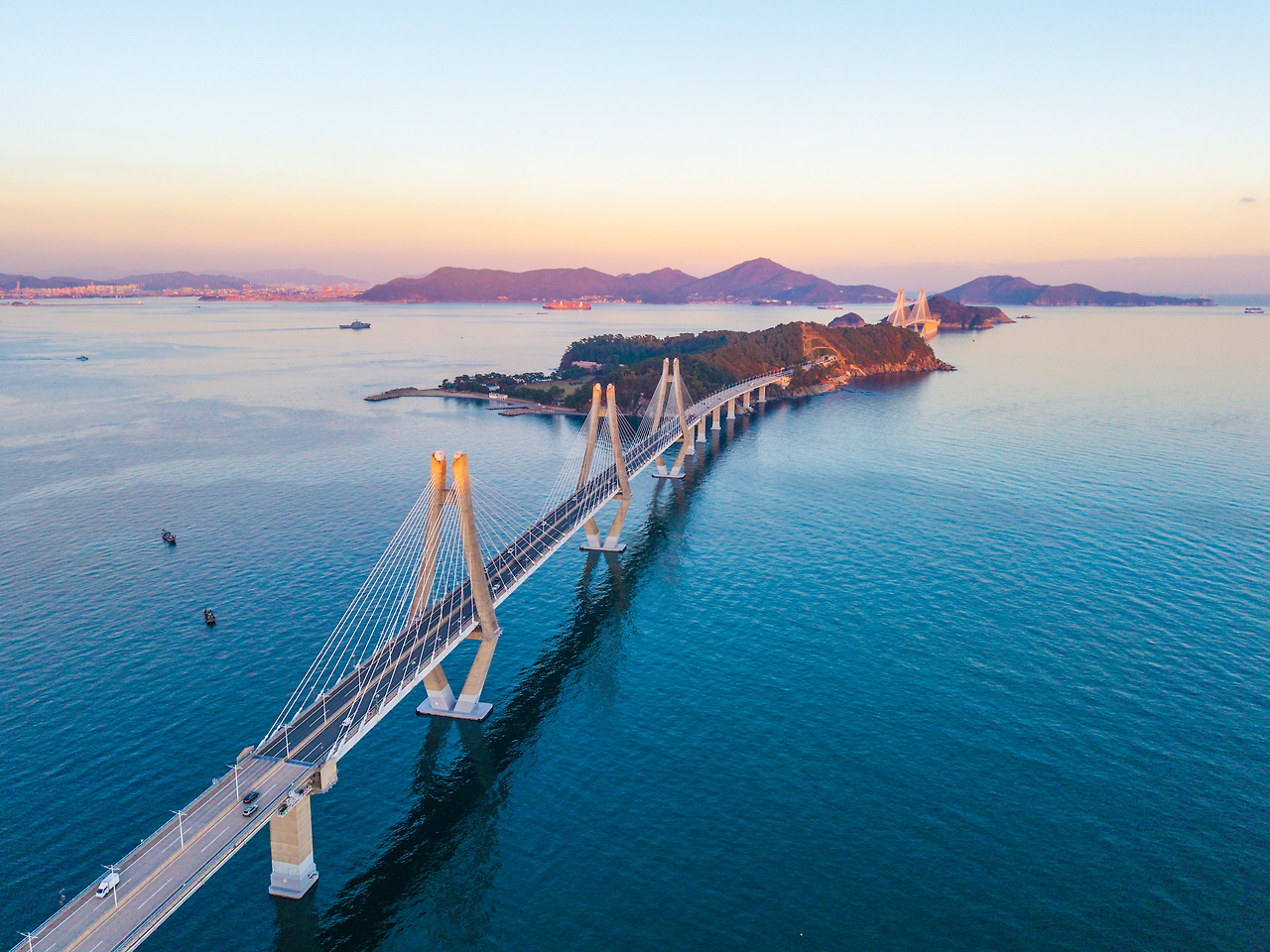 거제도와 부산을 연결시켜 주는 거가대교2.jpg