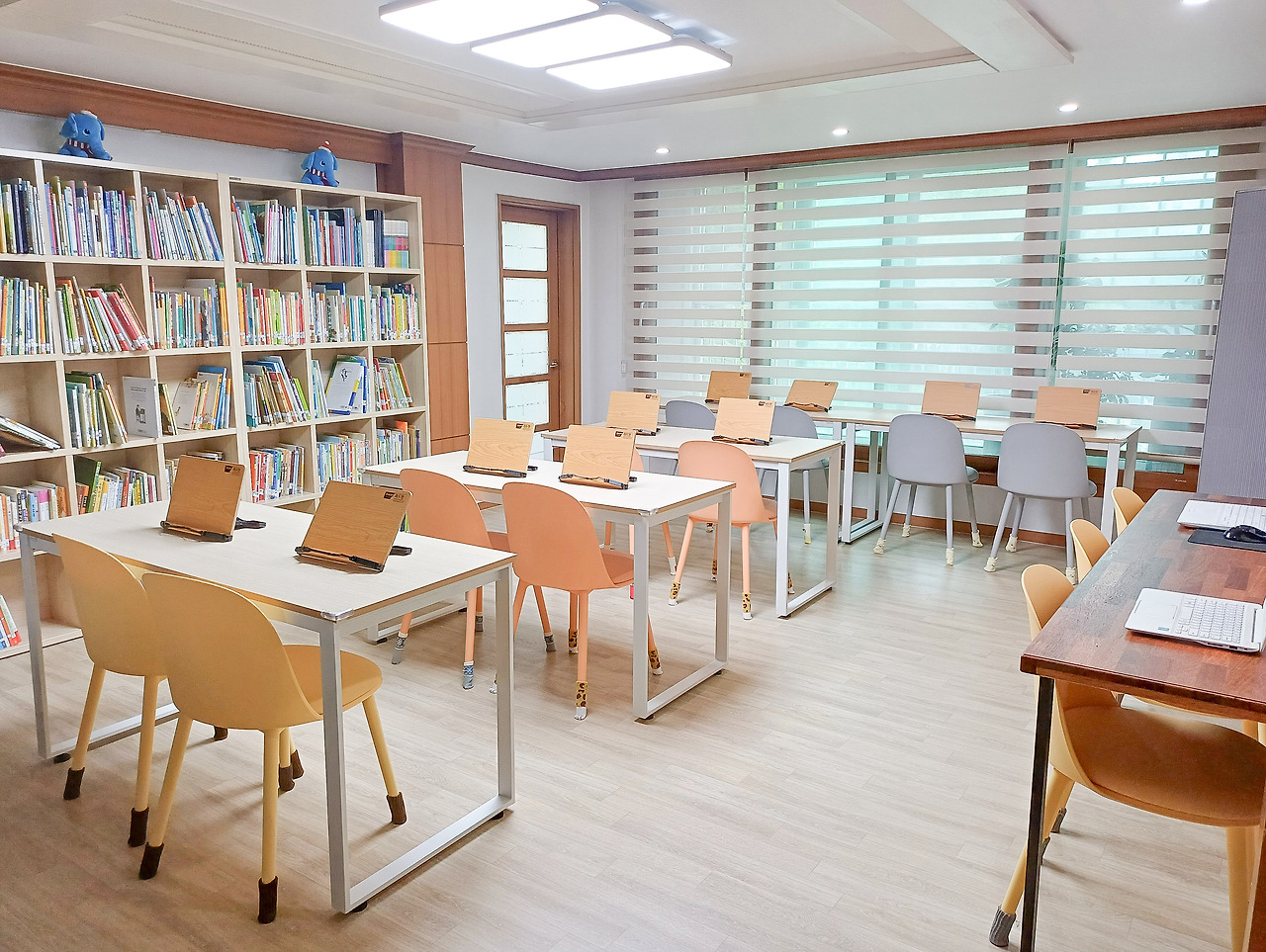 공부방 내부 사진 (1).jpg