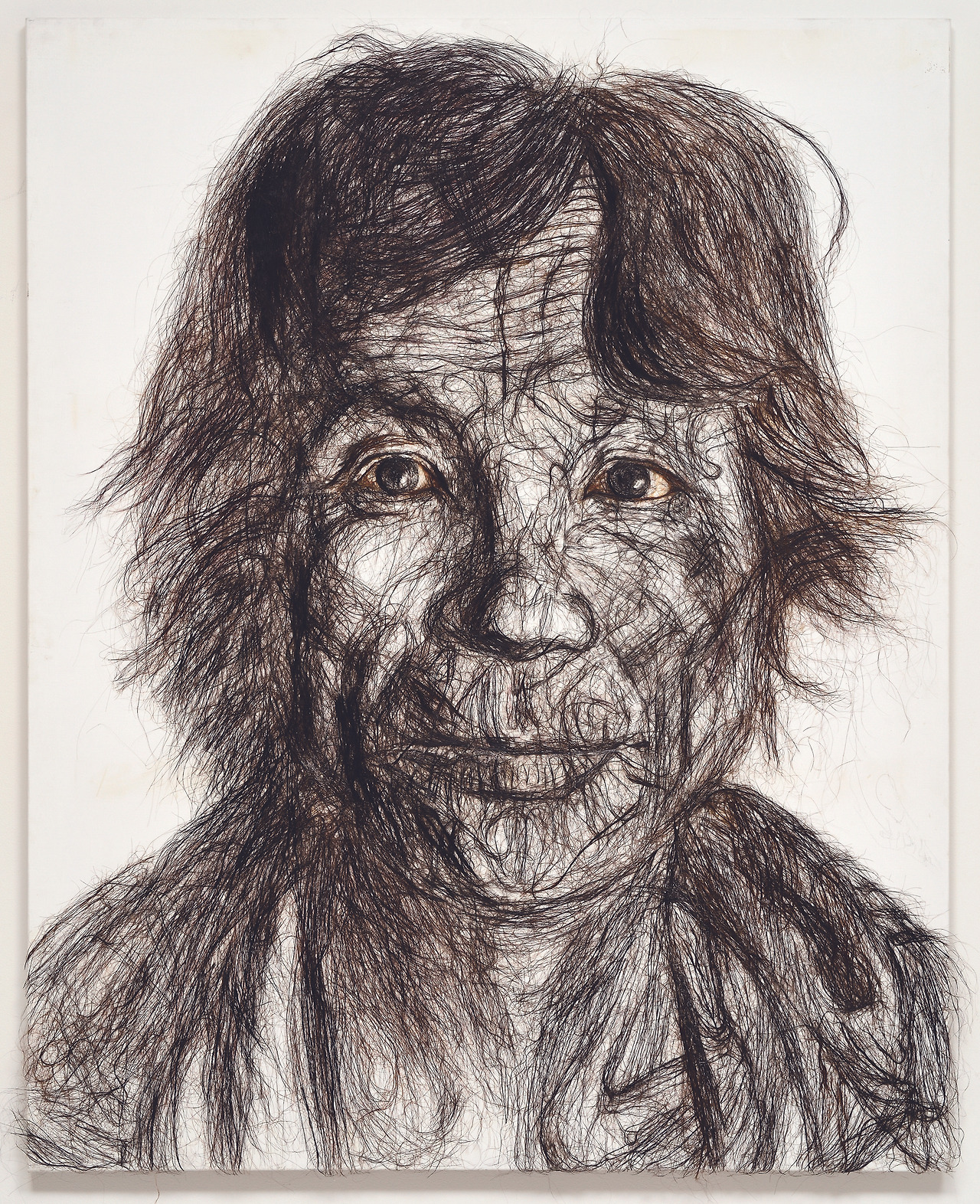 황재형, 드러난 얼굴, 2017, 캔버스에 머리카락, 162.2x130.3cm.jpg