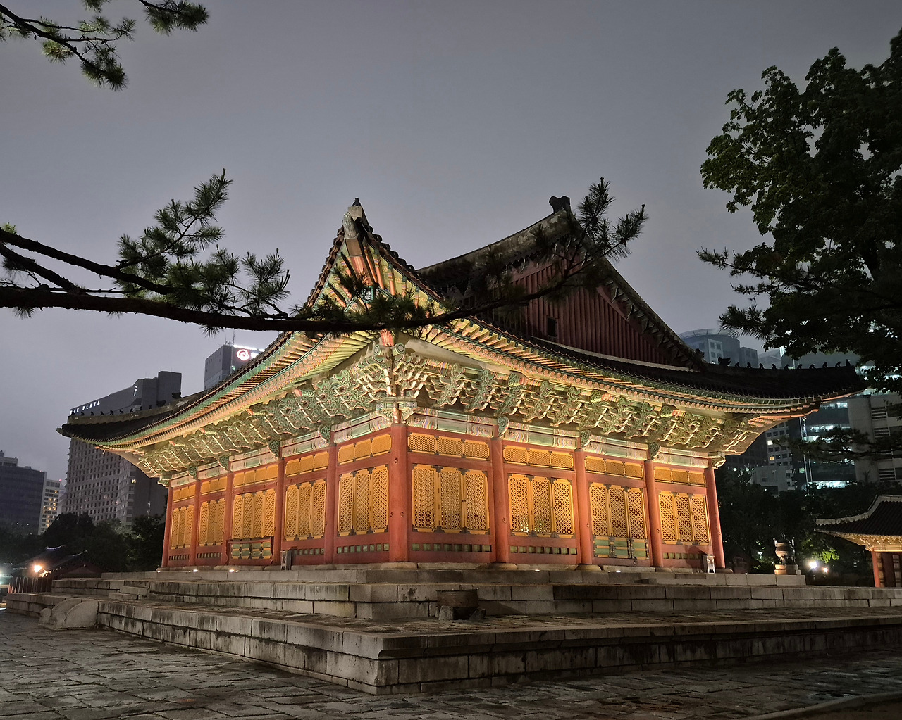 덕수궁_중화전_야경.jpg