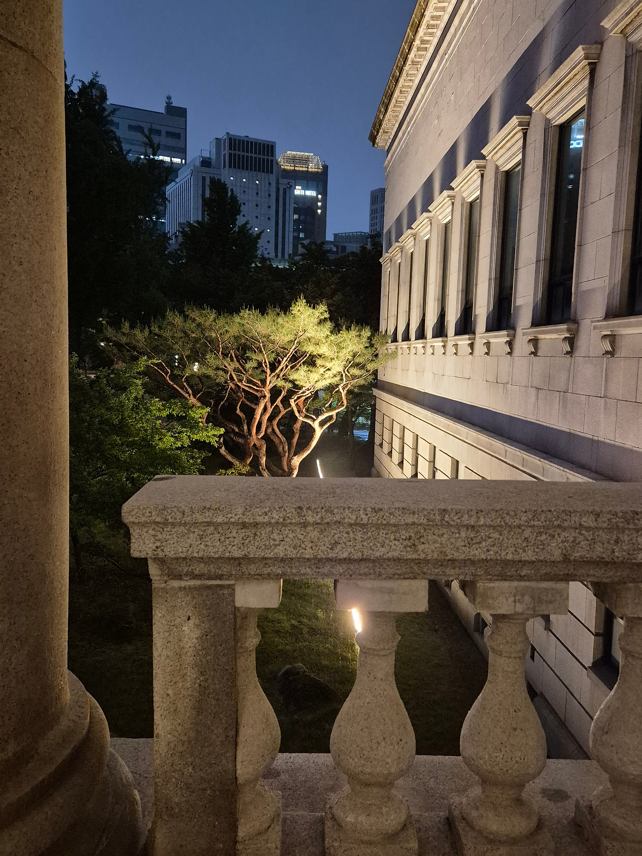 국립현대미술관_덕수궁_발코니_야경.jpg