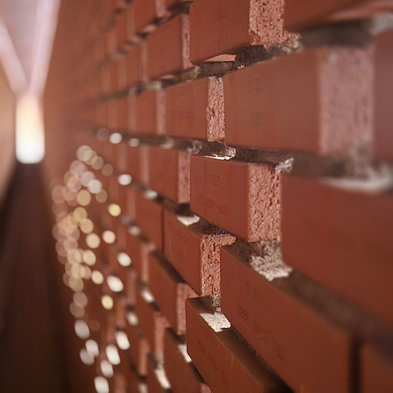 벽돌벽의_숨결.jpg