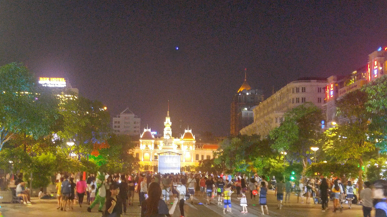 응우웬 후에 거리 사람들 2.jpg