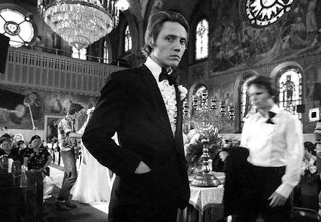 christopher-walken-deer-hunter-1970s-v0-bybrx2pytsra1.jpg