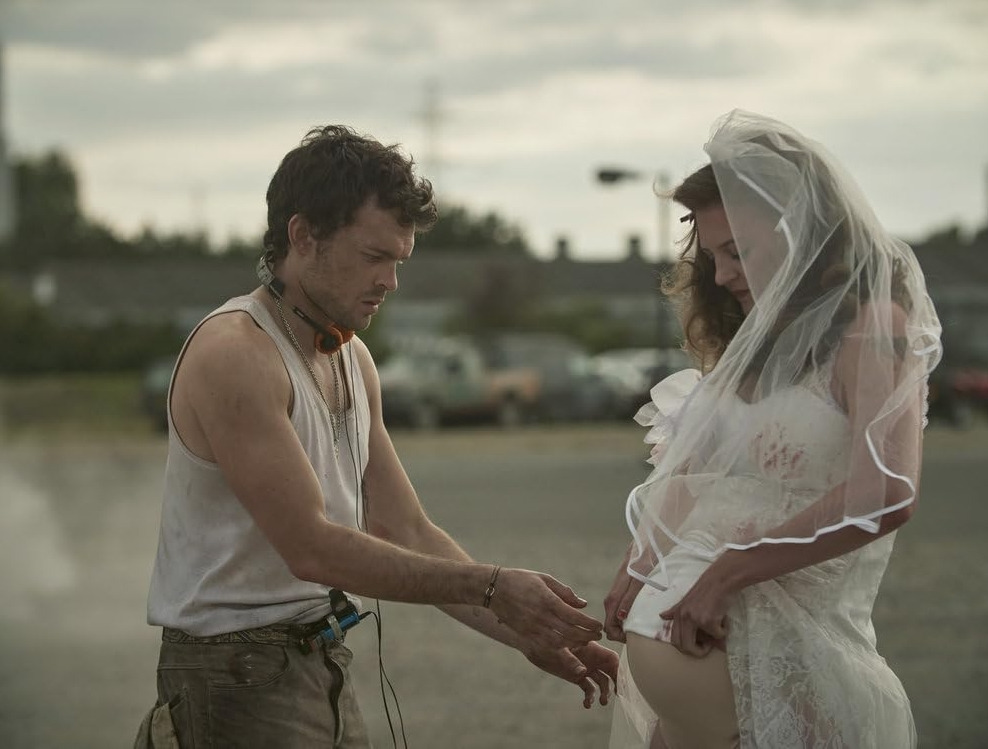 영화 멋진 신세계 04.jpg