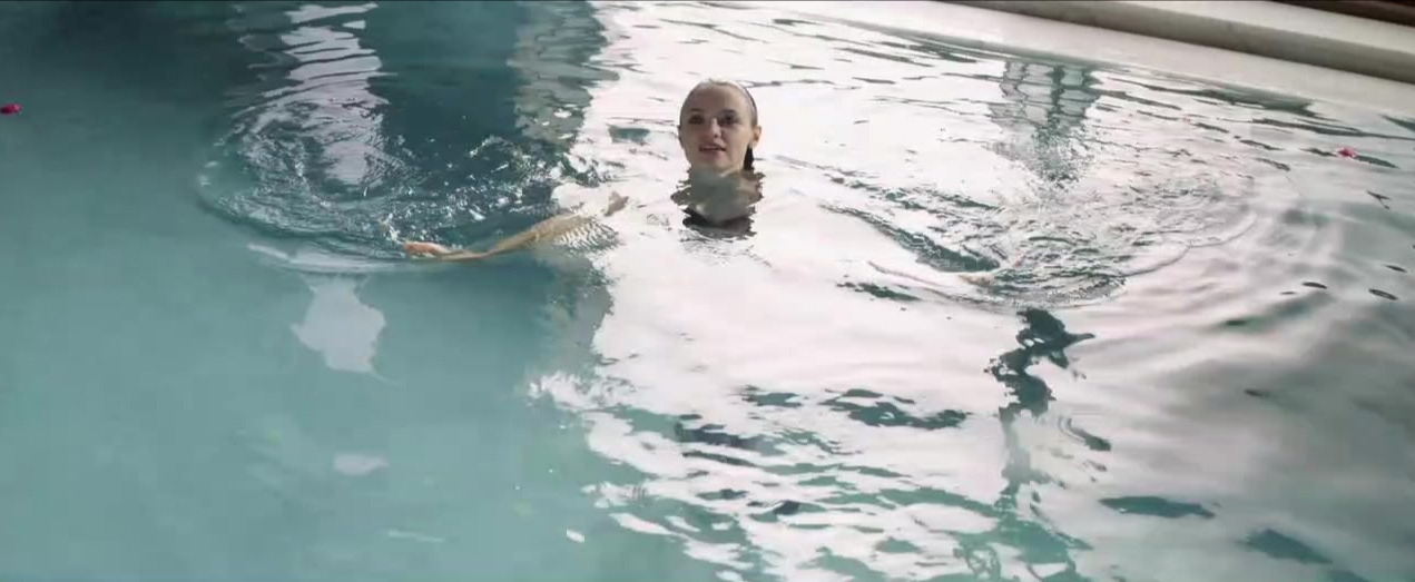 영화 러브 이즈 크라임 24.jpg