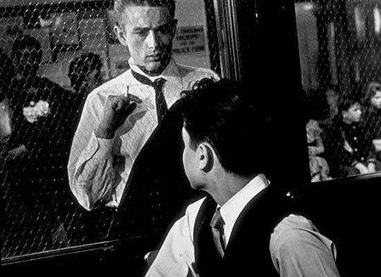 영화 이유없는 반항 02.jpg