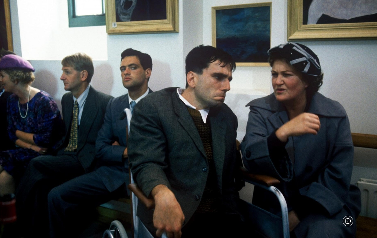 영화 나의 왼발 32.jpg