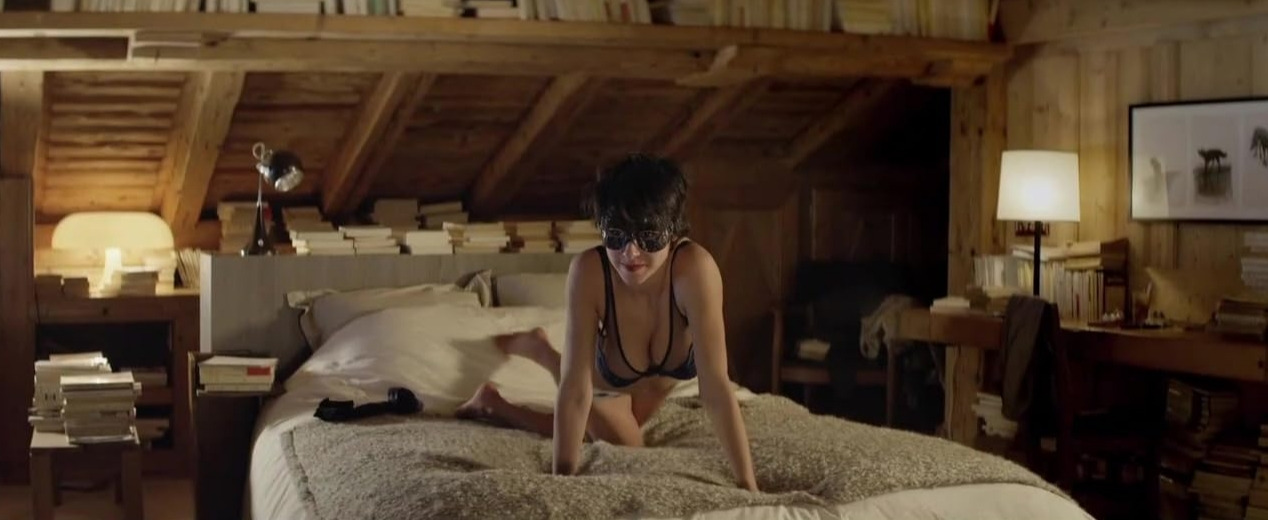 영화 러브 이즈 크라임 35.jpg