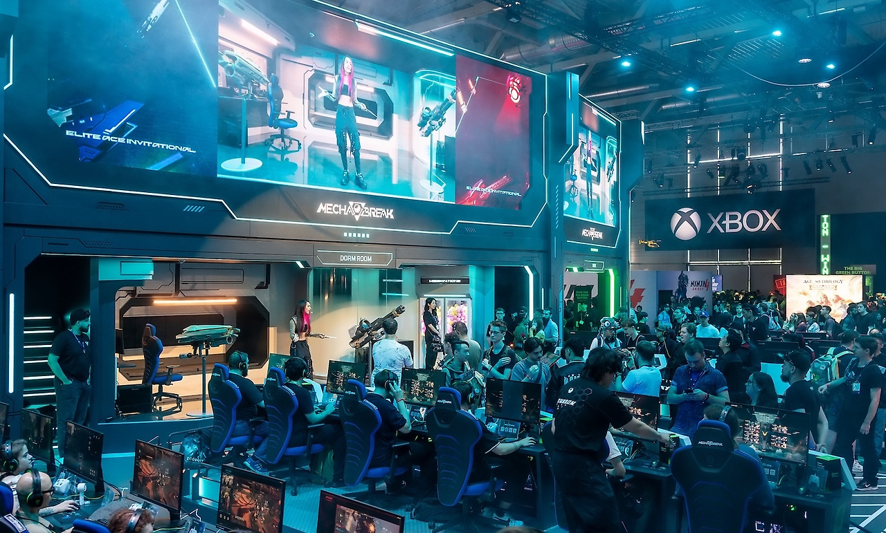 아이데틱_게임스컴 메카 2.jpg