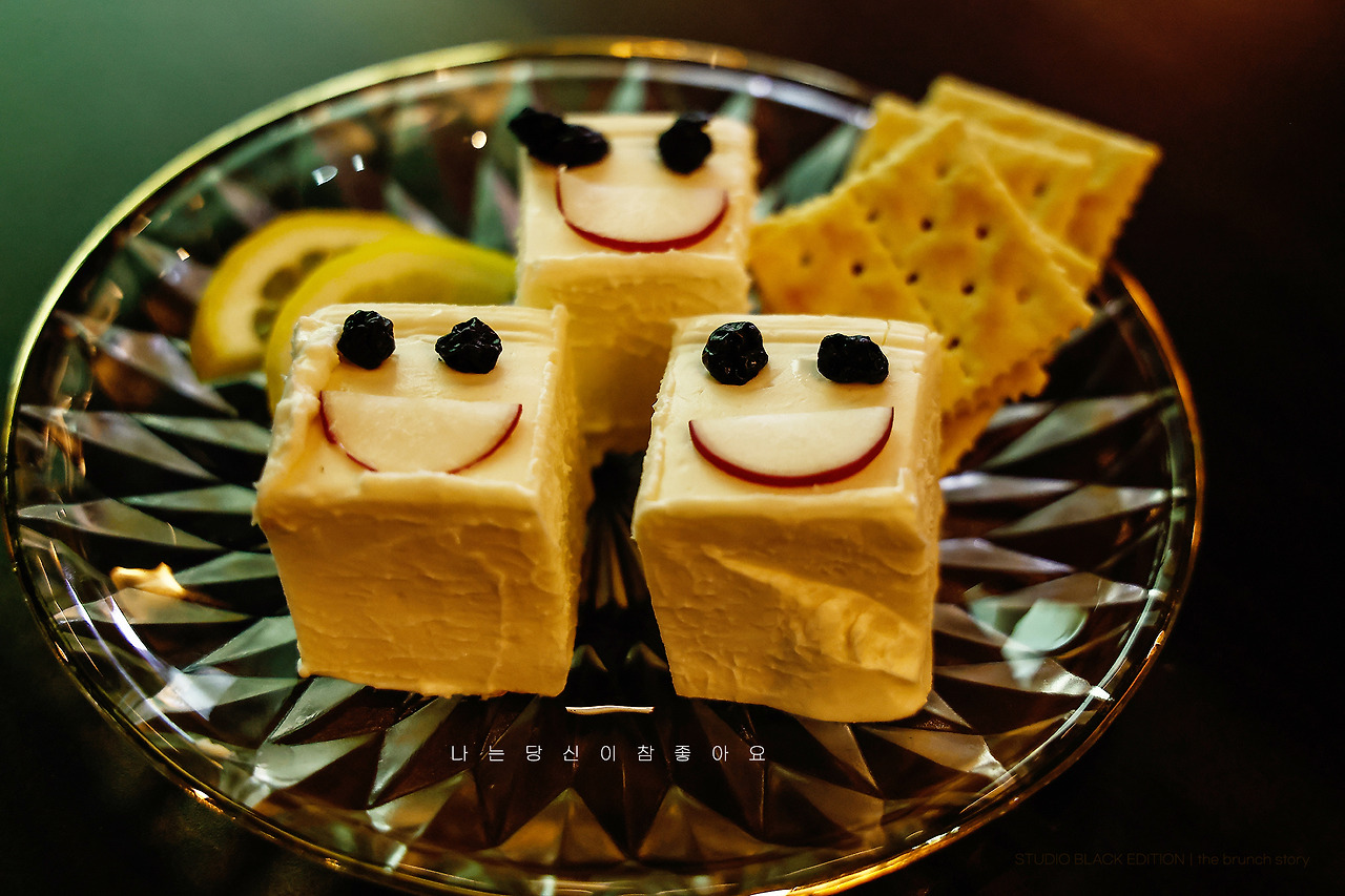 THE BRUNCH STORY 883.jpg