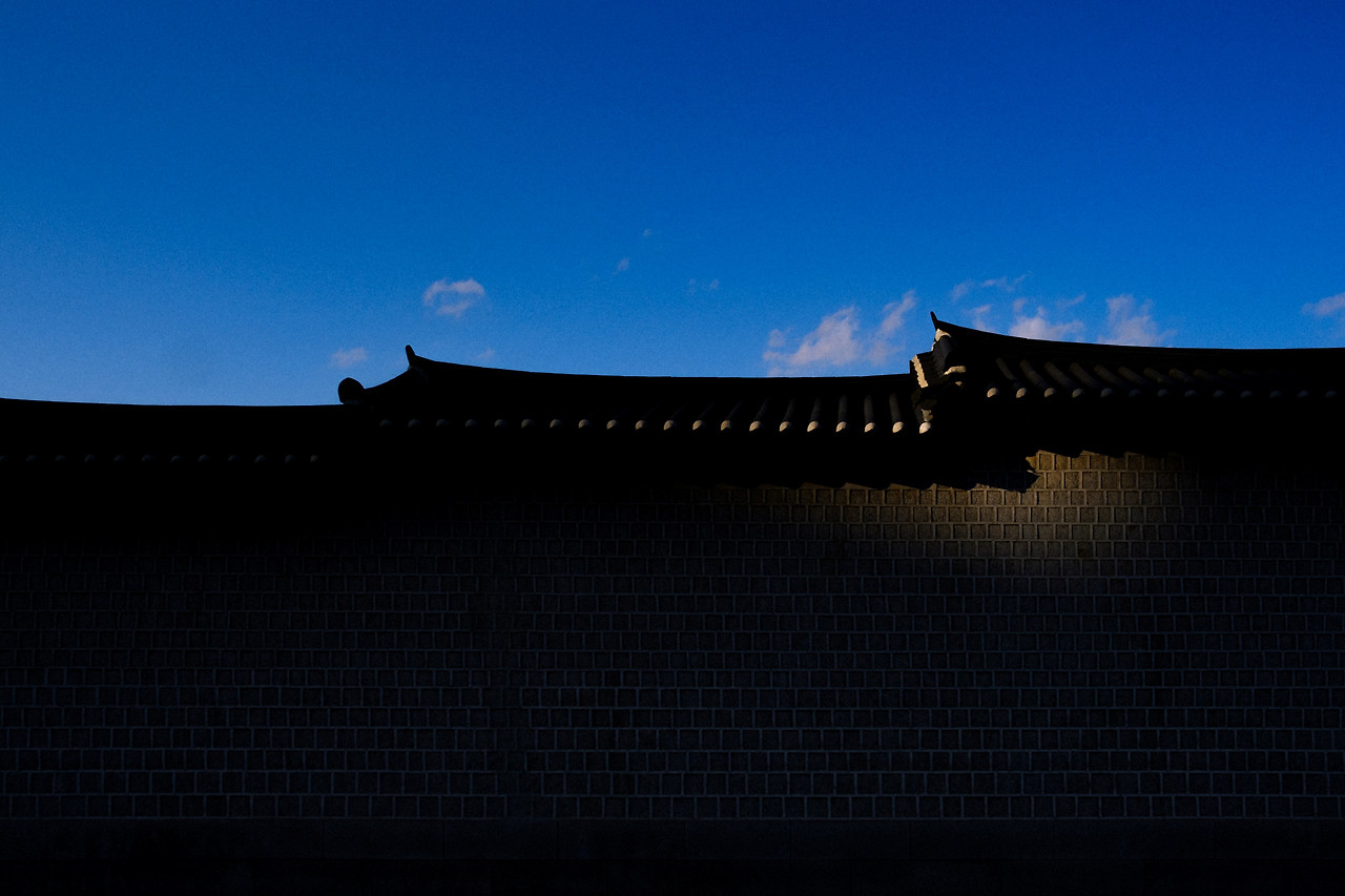 사진지문_경복궁 담벼락.jpg