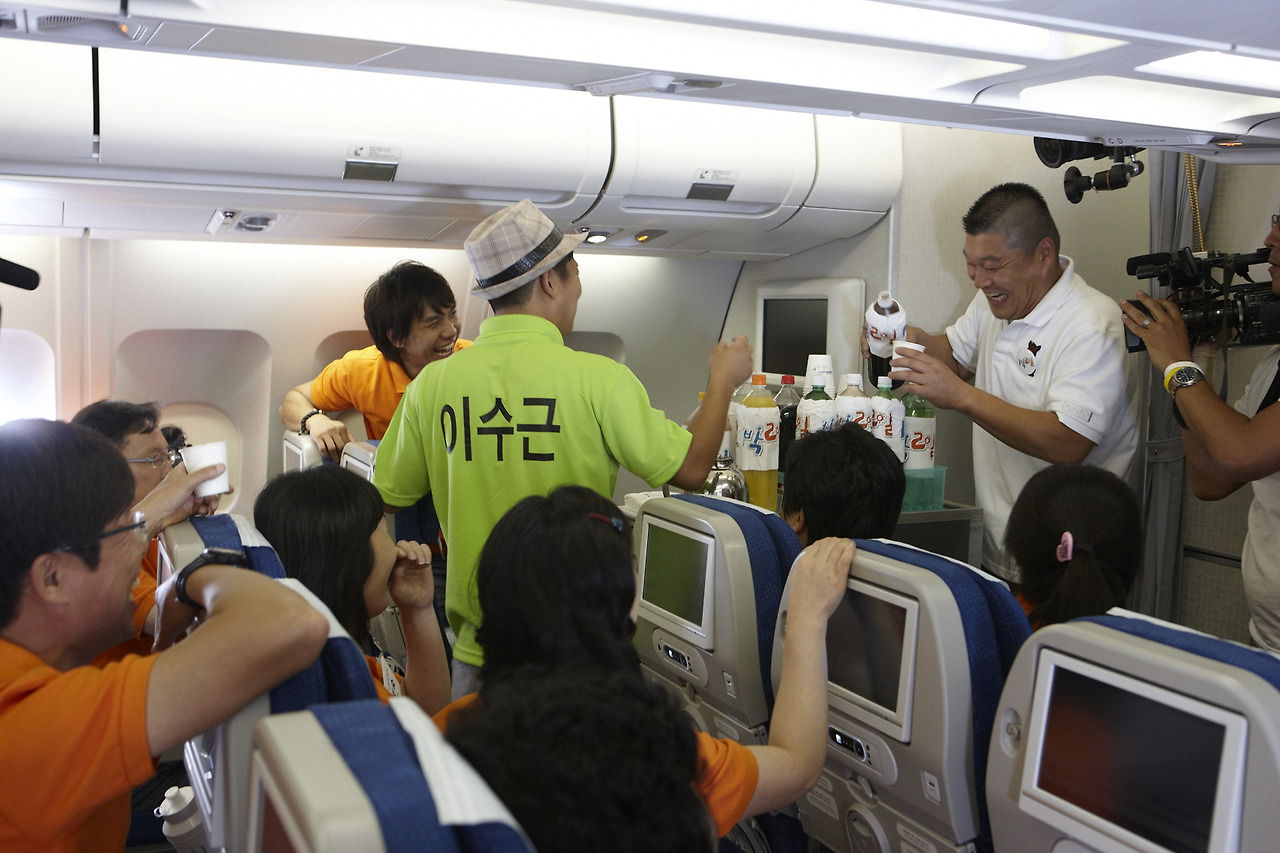 _W6O9522시청자투어 기내복불복2.jpg