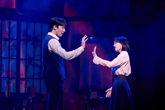 [팬레터] 공연사진_05 원태민 강혜인_제공 라이브(주).jpg