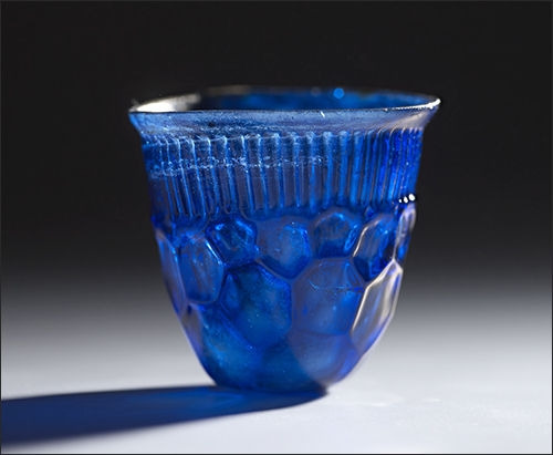 천마총 푸른 유리잔.jpg