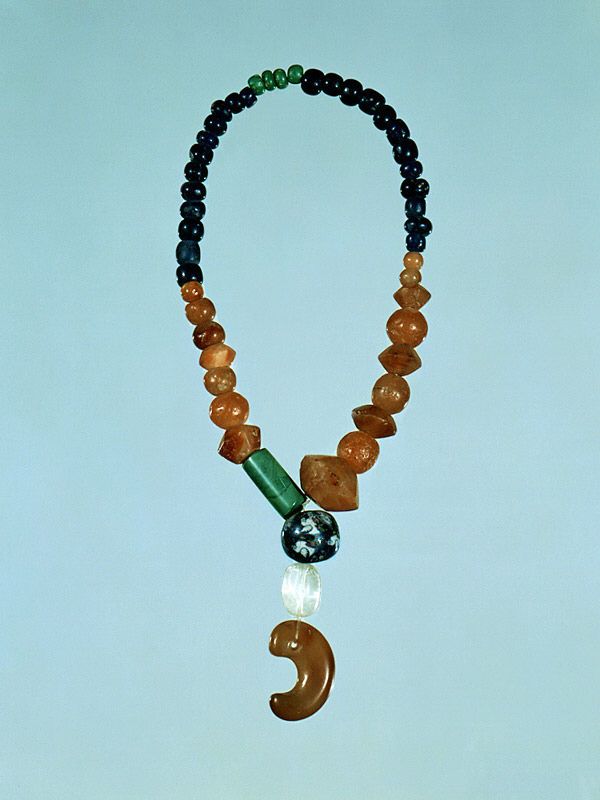 미추왕 목걸이.jpg