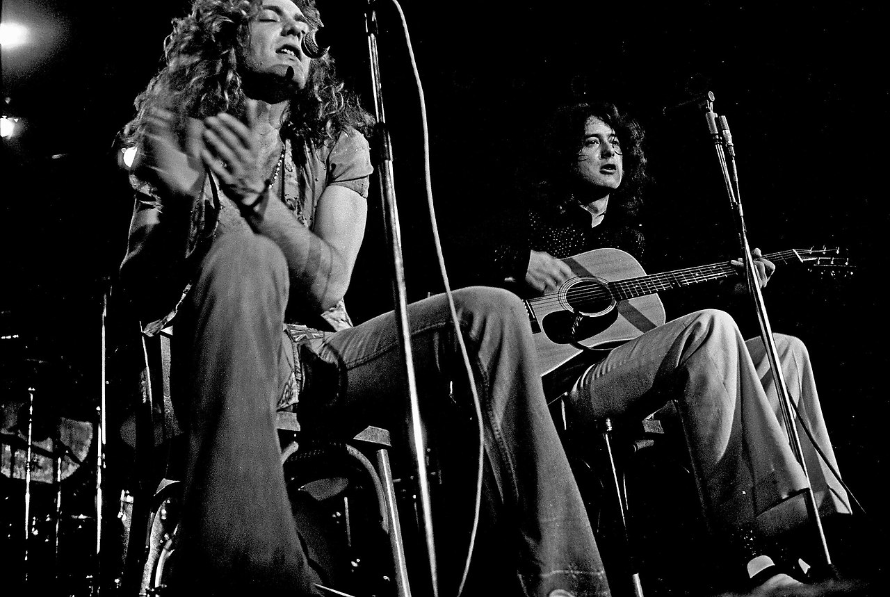 2048px-Led_Zeppelin_acoustic_1973.jpg
