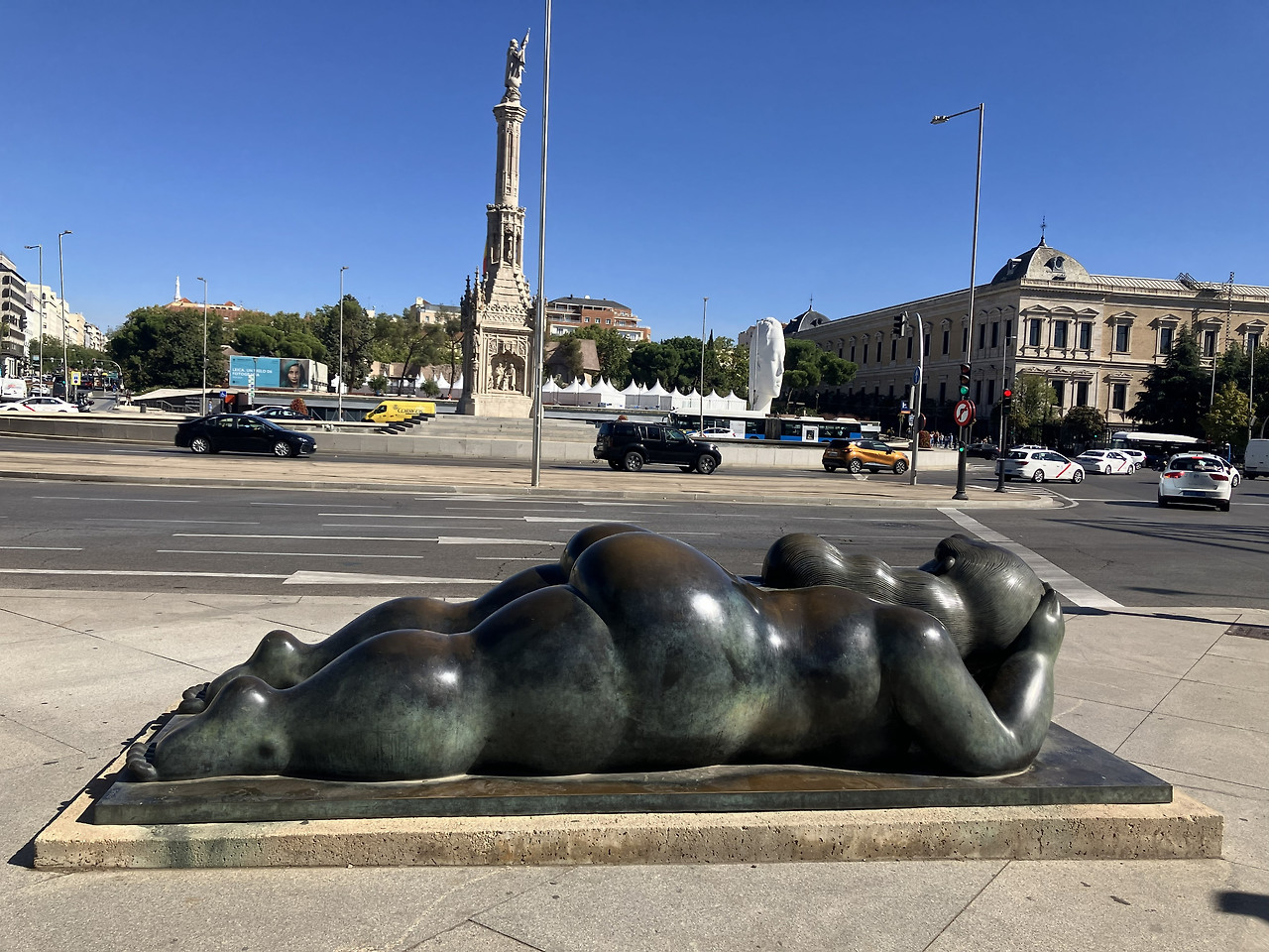 거울보는 소녀.jpg