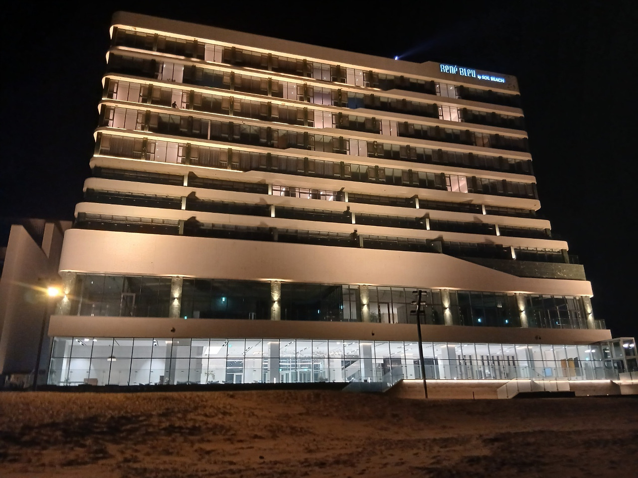goseong-renebleu-solbeach-hotel-night-view.jpg.jpg