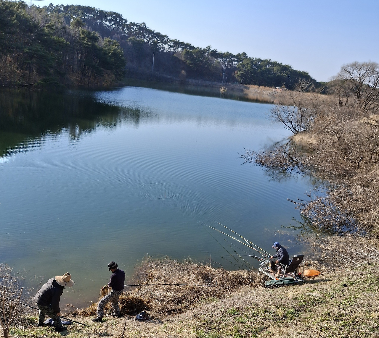 장안제에서 낚시꾼.jpg
