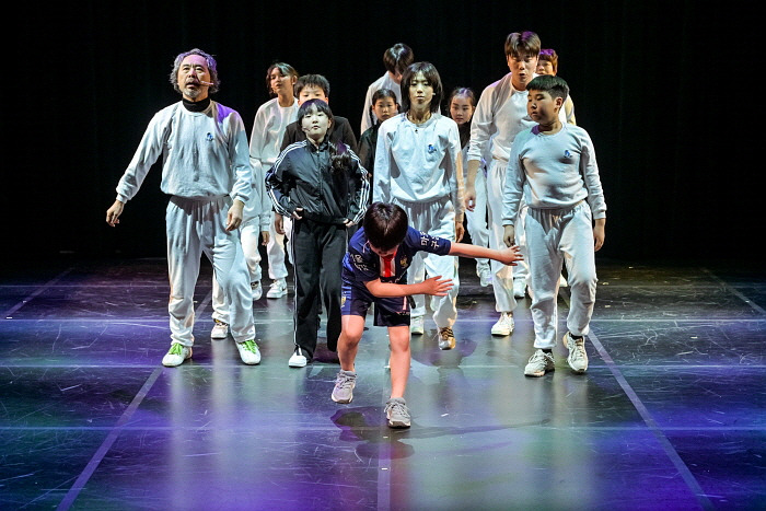 [국립극단] 기획초청 Pick크닉 열린 객석 이상한어린이연극-오감도(2026) 홍보사진02.jpg