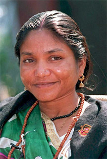 Non-free_picture_of_Phoolan_Devi.jpg